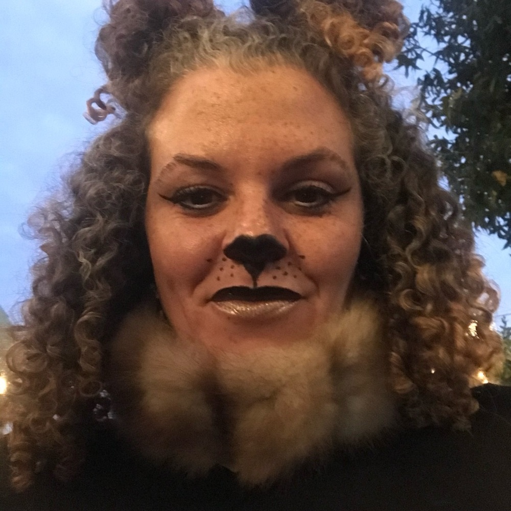 Meet your Posher, Riana
